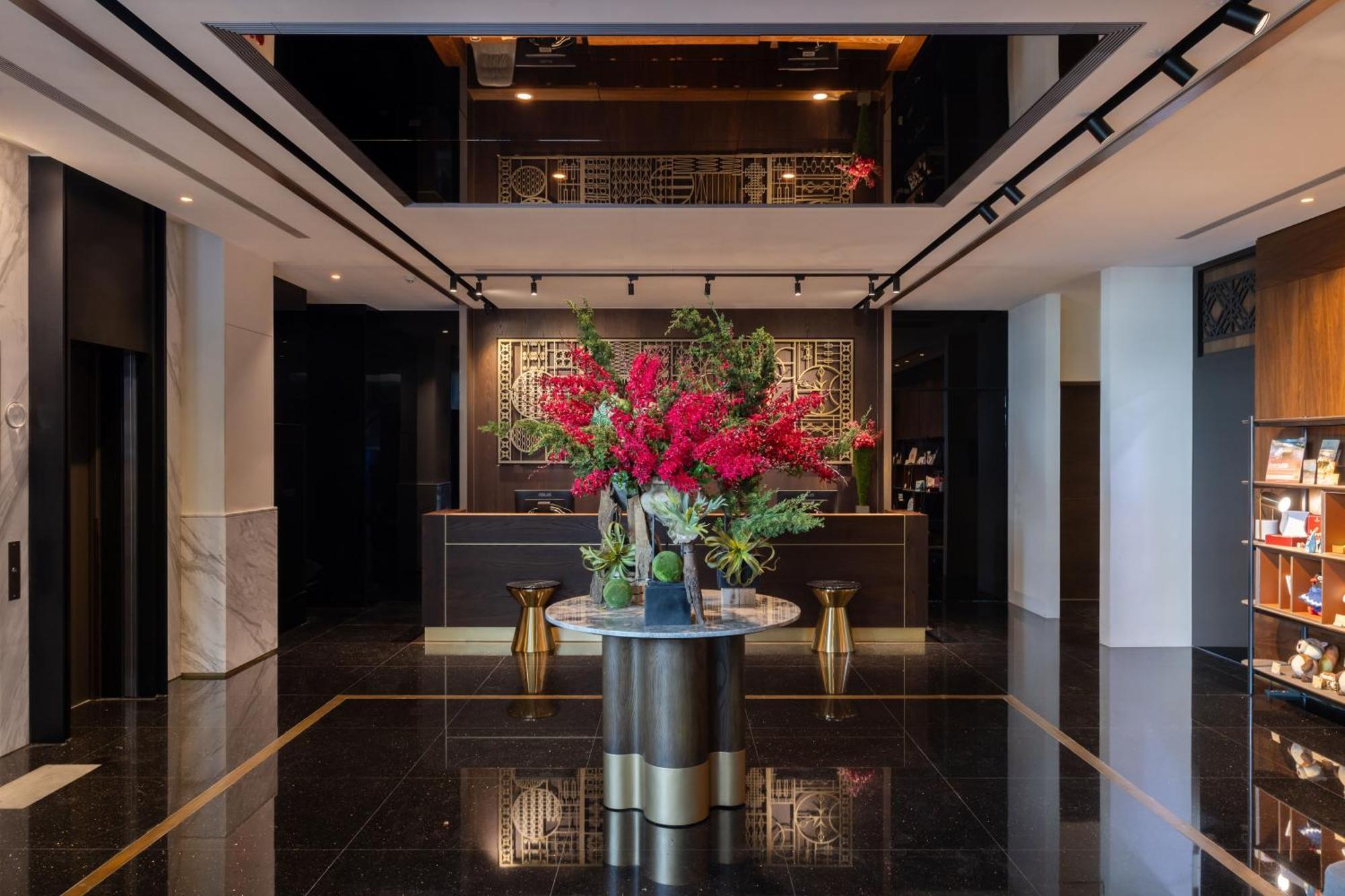 Voyage Kaohsiung By Cosmos Oasis Hotel Buitenkant foto